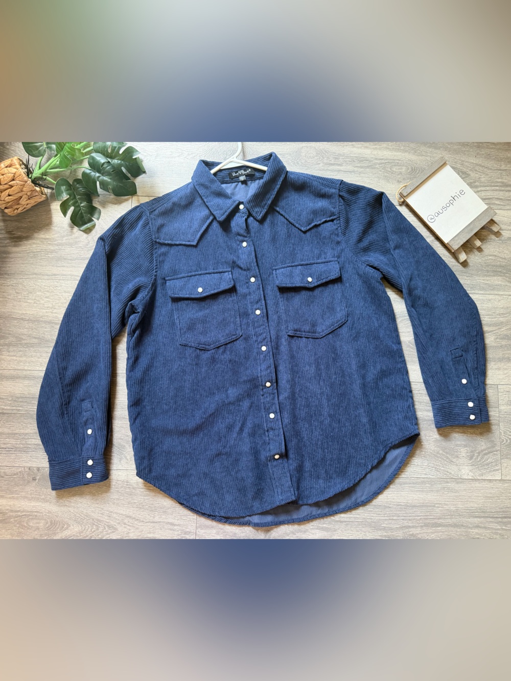 Velvet Heart Western Navy Blue Corduroy Button Up Shacket. Size M